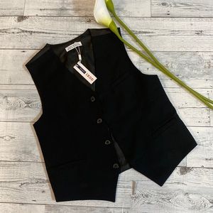 IZOD Kids Vest. Black, Size M (10/12)